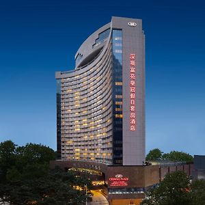 Crowne Plaza Hotel & Suites Landmark Shenzhen By Ihg - Nearby Luohu Border, Indoor Heated Swimming Pool, Complimentary Welcome Drink